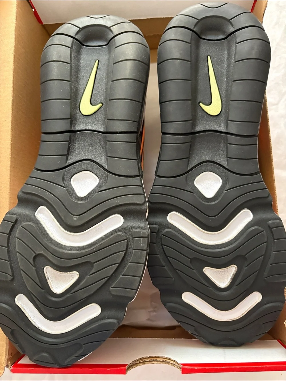 Nike Kids Coral Orange & Black Wave-Pattern Sneakers